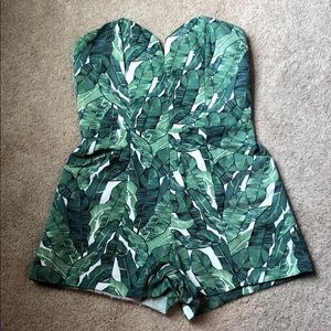 Tropical leaf romper